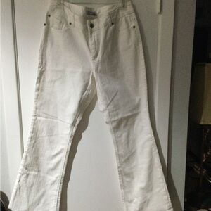 Women's White Flare Jeans - Mid-Rise Flared Leg